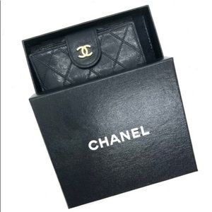 Chanel wallet. Leather. Used.